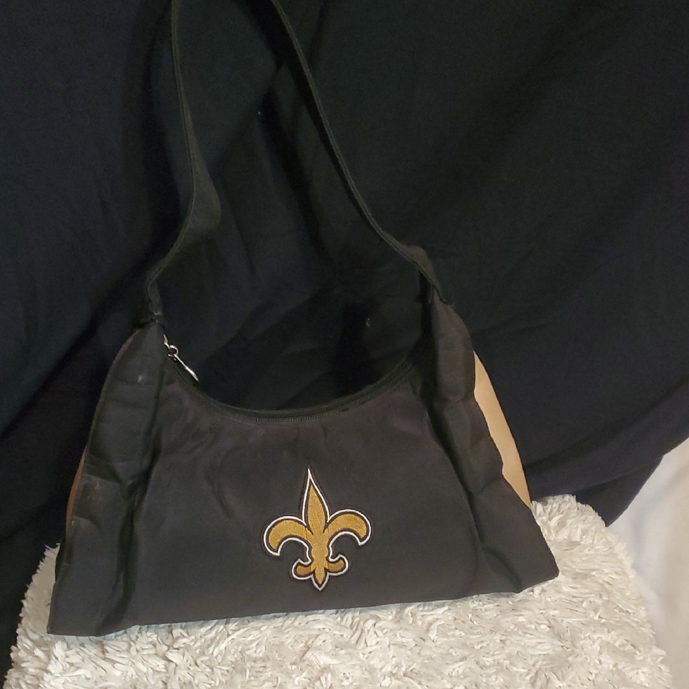 Elegant Black and Gold Women's Shoulder Bag